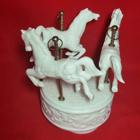Vintage Musical Box Three Horse Carousel Bisque Porcelain - Picture 8 of 11